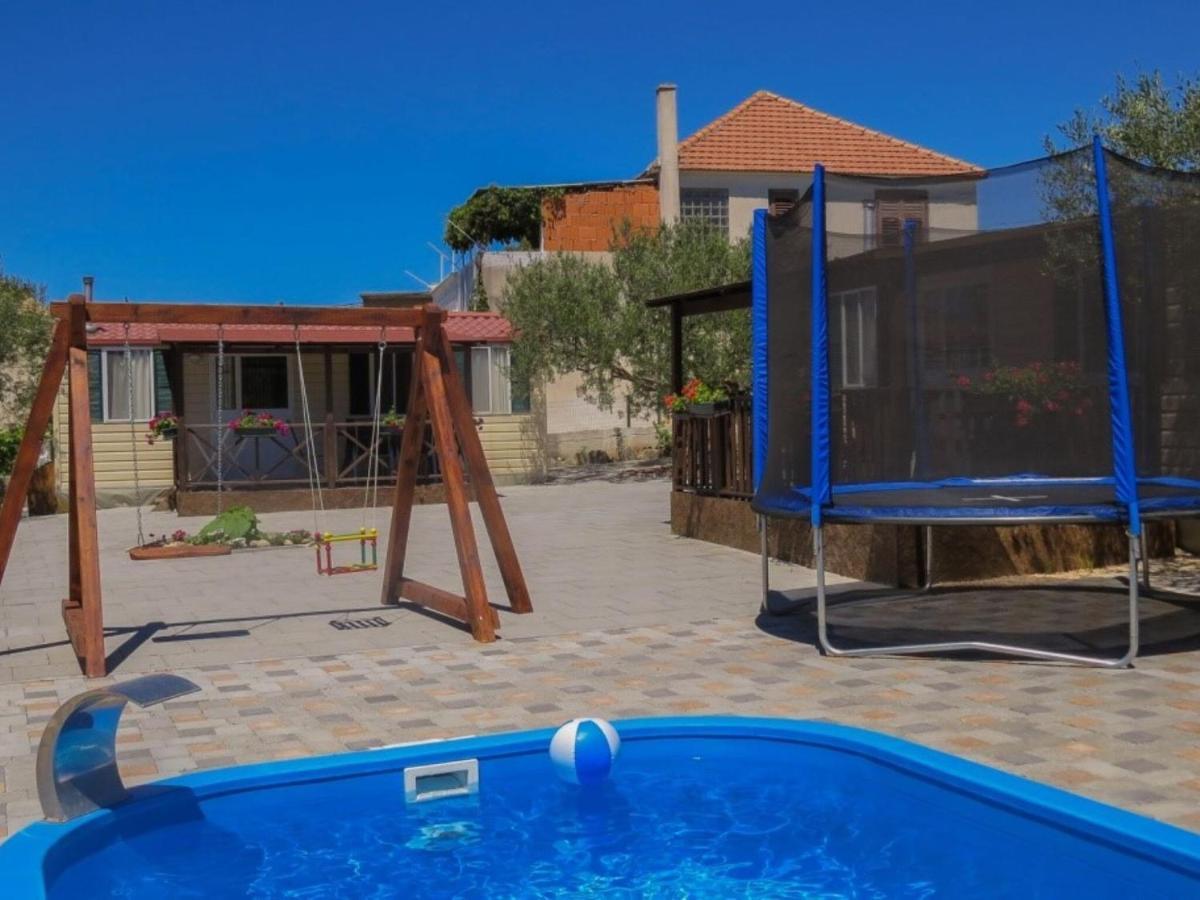 Fabulous Holiday Home In Pako Tane With Swimming Pool Pakoštane Δωμάτιο φωτογραφία