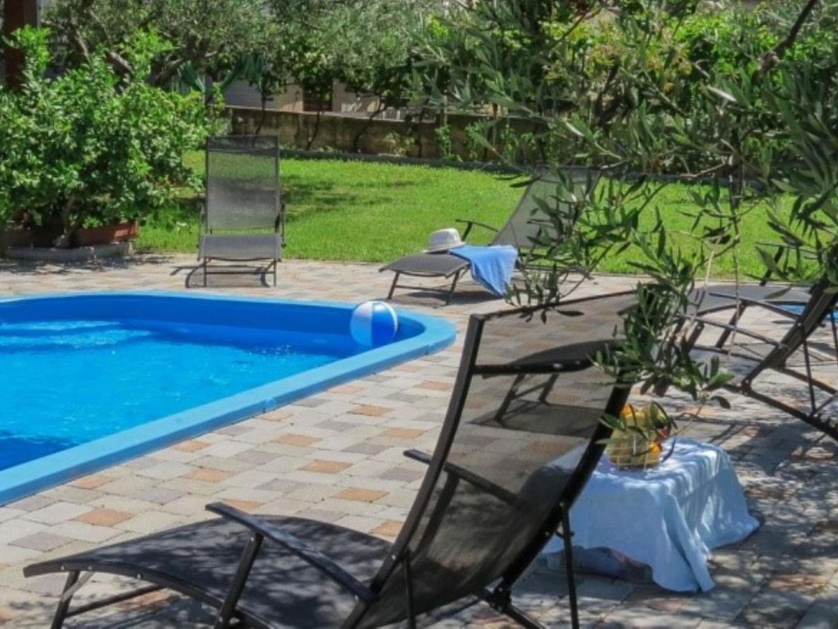 Fabulous Holiday Home In Pako Tane With Swimming Pool Pakoštane Δωμάτιο φωτογραφία